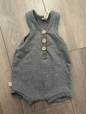 Childhoods Clothing short tank romper in athletic heather gray Sz: 3-6 months